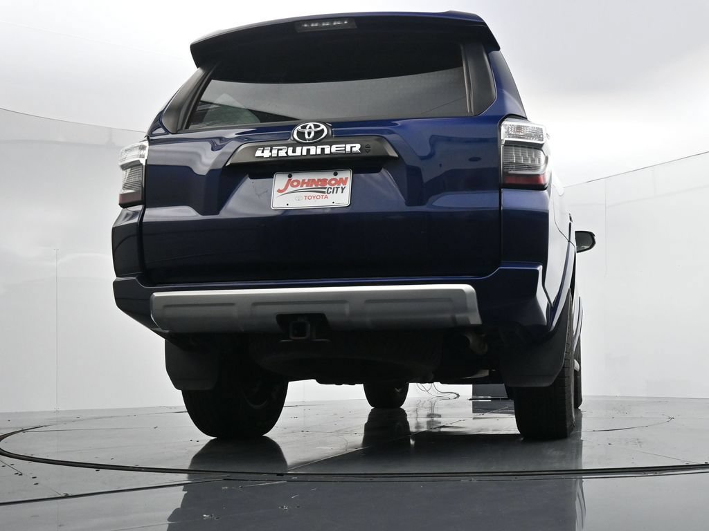 Used 2022 Toyota 4Runner TRD Off-Road Premium w/ Moonroof Package AWD/4WD image 35