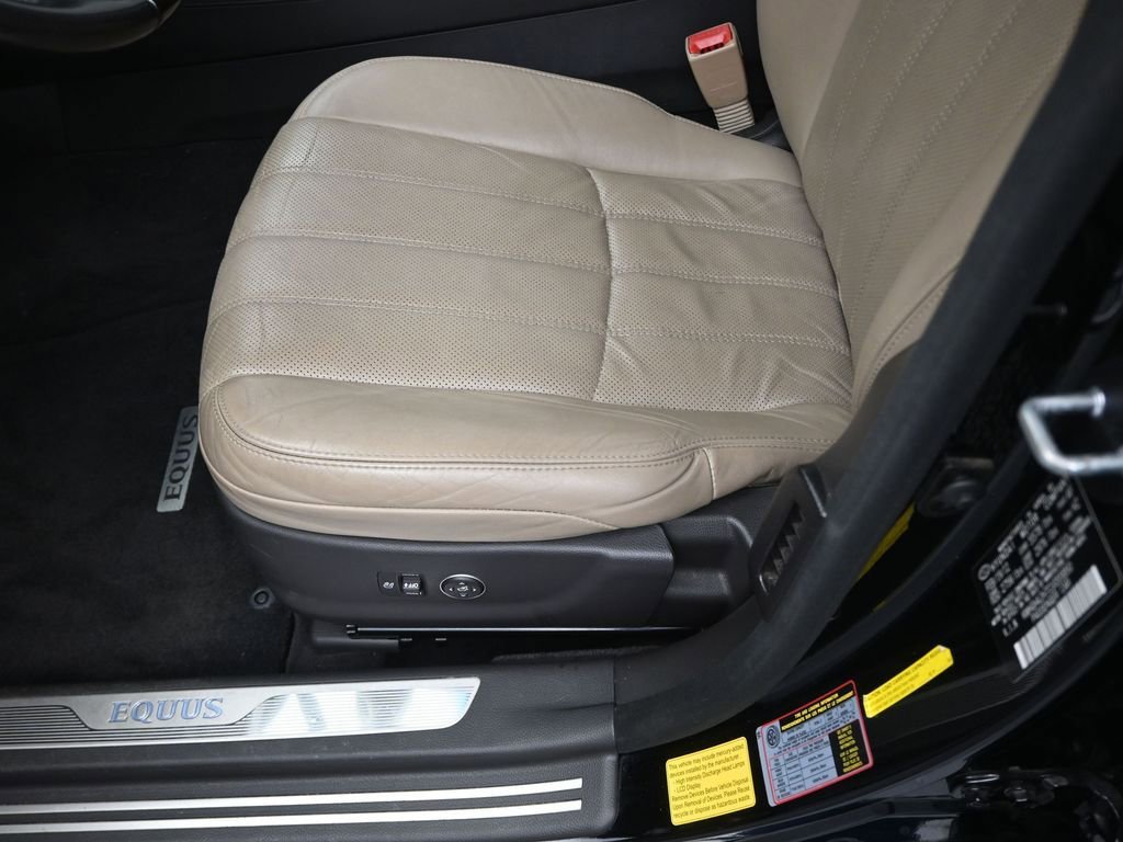 Used 2012 Hyundai Equus Signature image 25