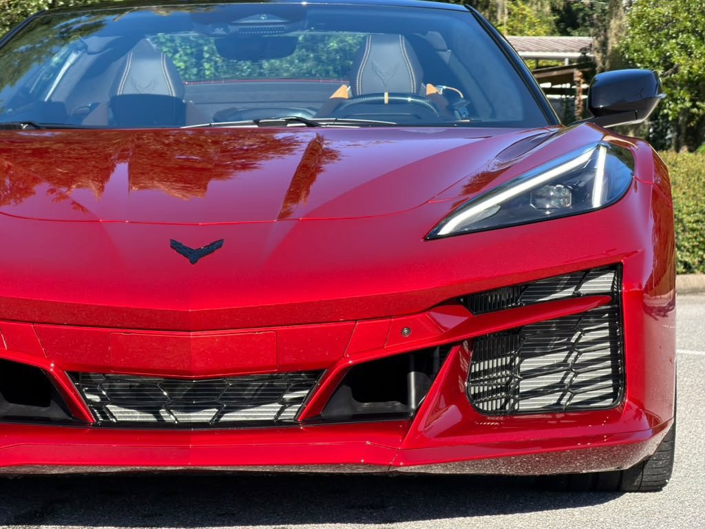 Used 2025 Chevrolet Corvette E-Ray w/ Stealth Interior Trim Package AWD/4WD image 9