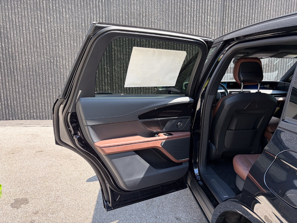 New 2026 Lincoln Nautilus Reserve w/ Jet Appearance Package AWD/4WD image 21