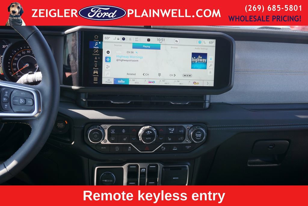 Used 2024 Jeep Wrangler Sahara w/ Technology Group image 15