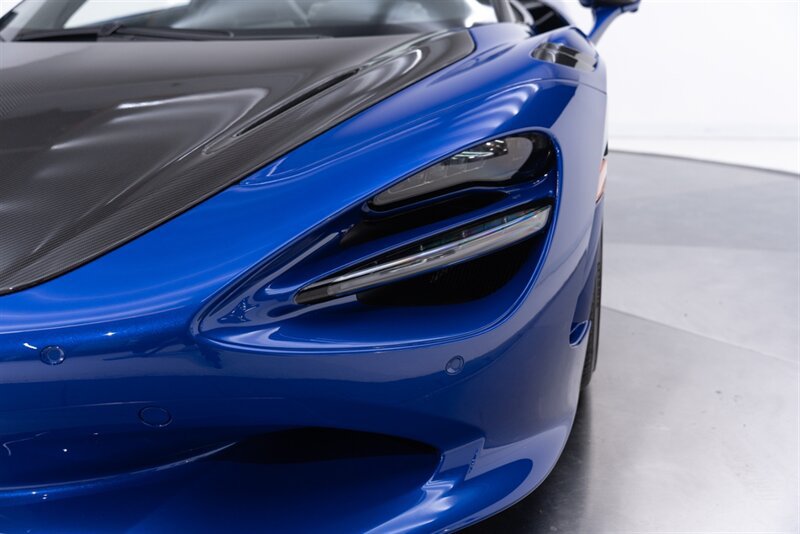 Used 2024 McLaren 750S Spider RWD image 21