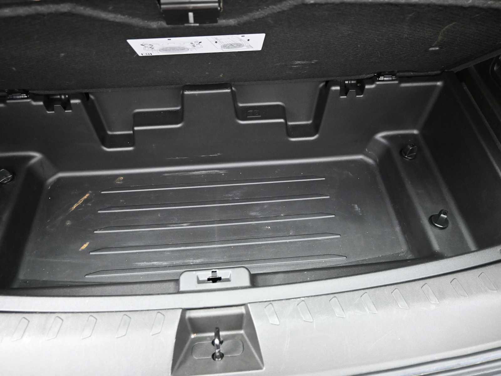 Used 2022 Chevrolet Traverse LT w/ Midnight/Sport Edition image 45