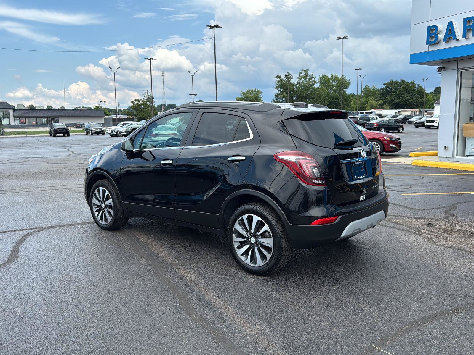 Used 2021 Buick Encore Preferred AWD/4WD image 3