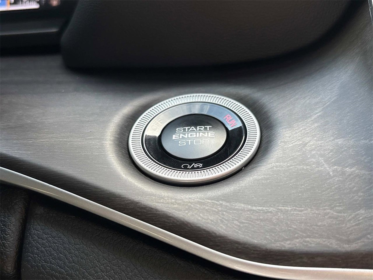 New 2025 Jeep Grand Cherokee L Limited w/ Black Appearance Package image 17