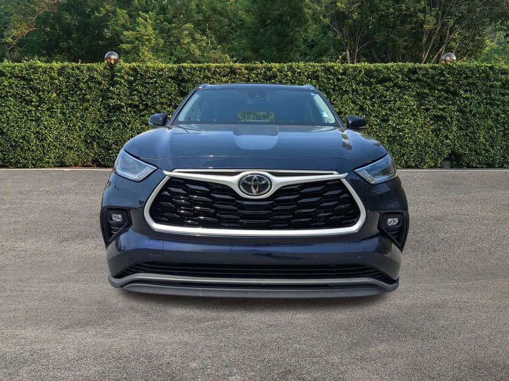 Used 2021 Toyota Highlander XLE FWD image 10