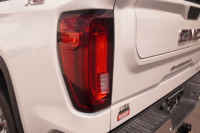 Used 2022 GMC Sierra 1500 SLT w/ SLT Premium Plus Package AWD/4WD image 35