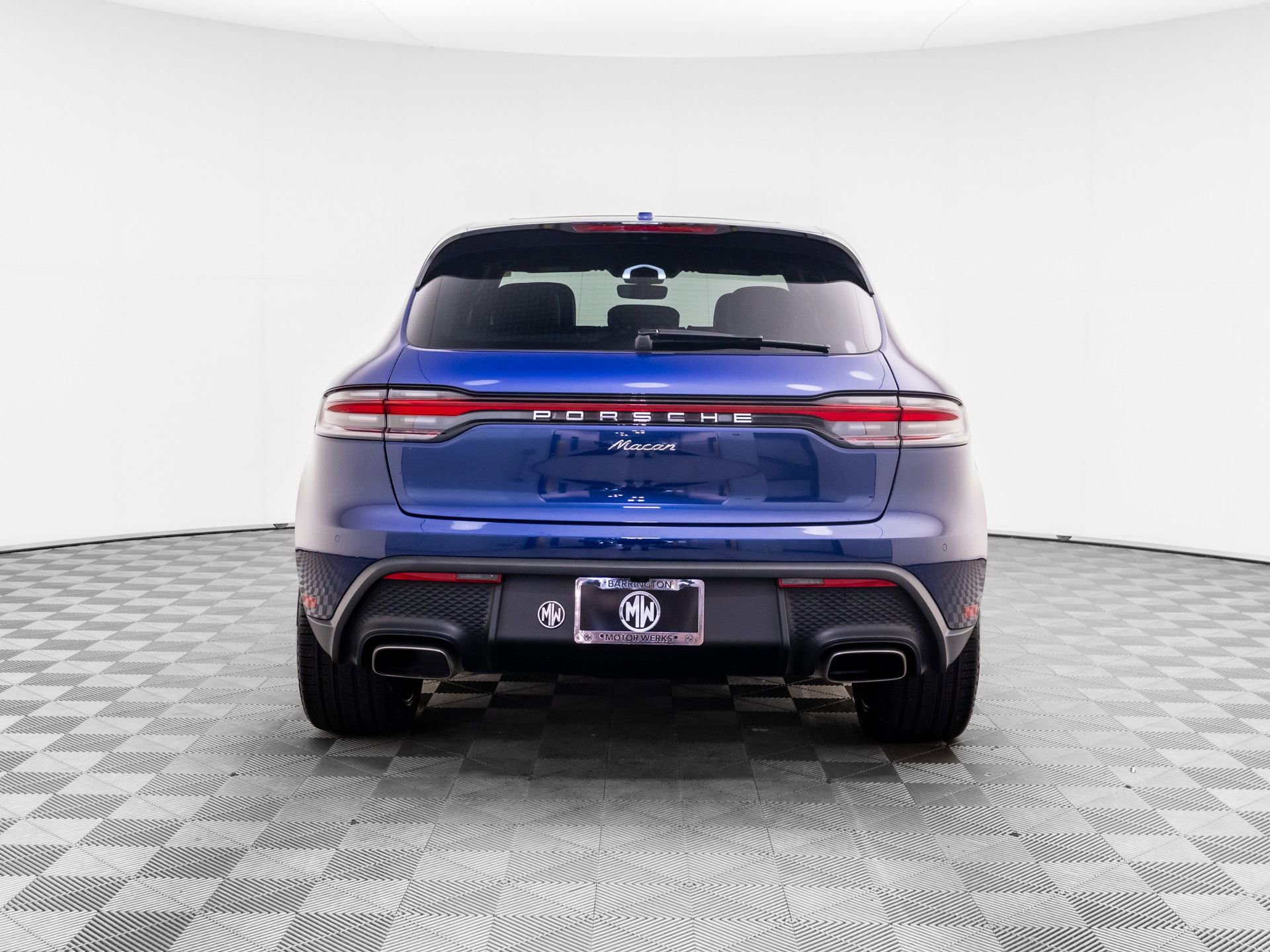 Certified 2026 Porsche Macan AWD/4WD image 10