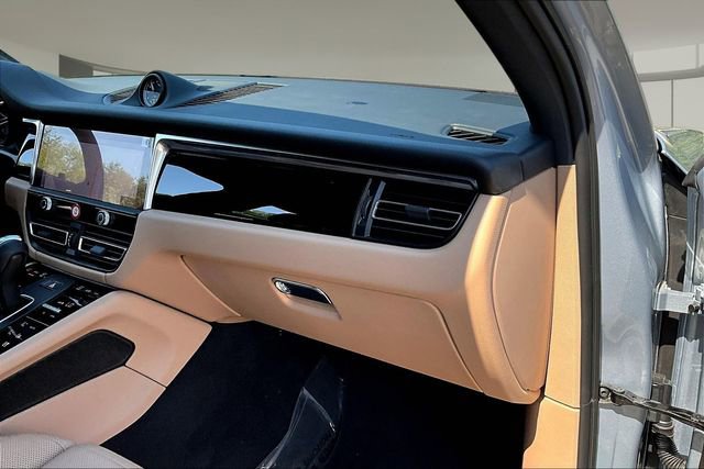 Used 2026 Porsche Macan AWD/4WD image 25