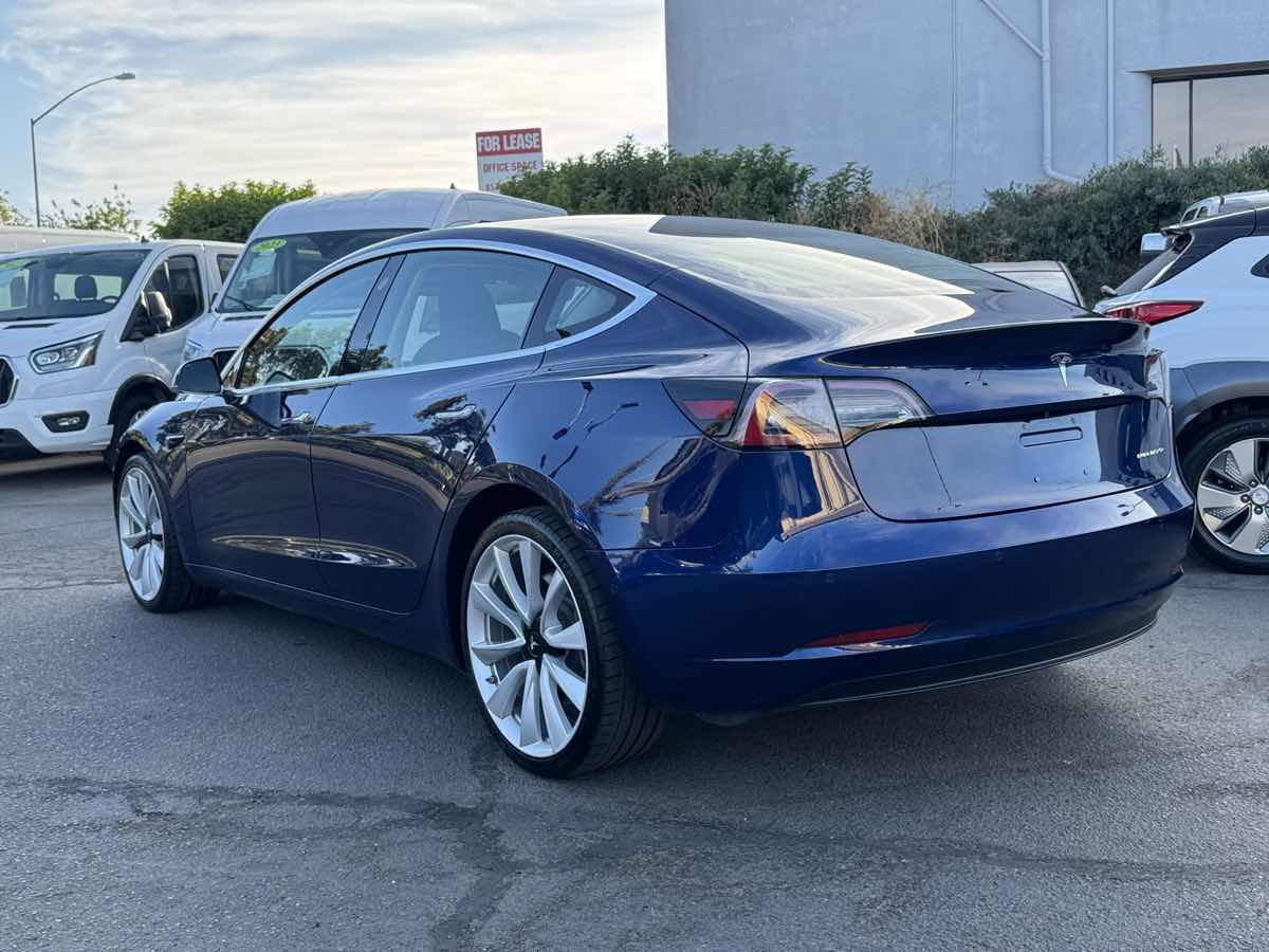 Used 2018 Tesla Model 3 image 12