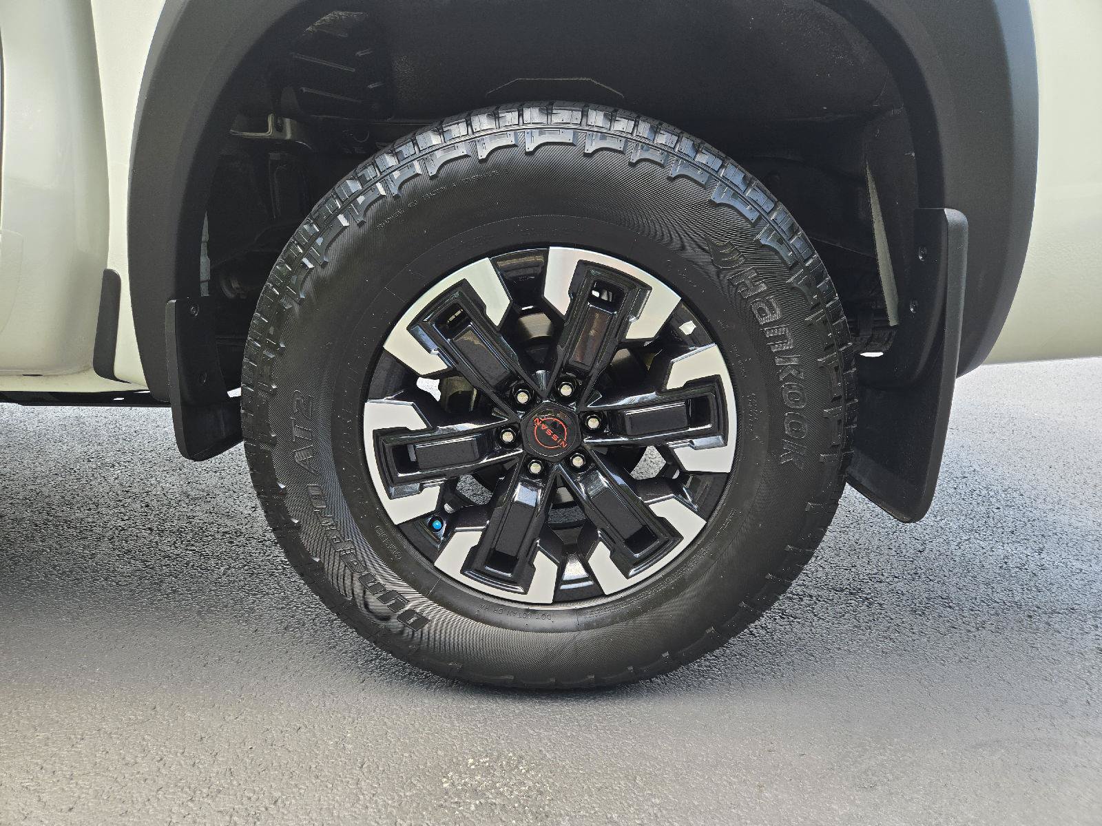 Used 2024 Nissan Frontier PRO-4X w/ Technology Package AWD/4WD image 10