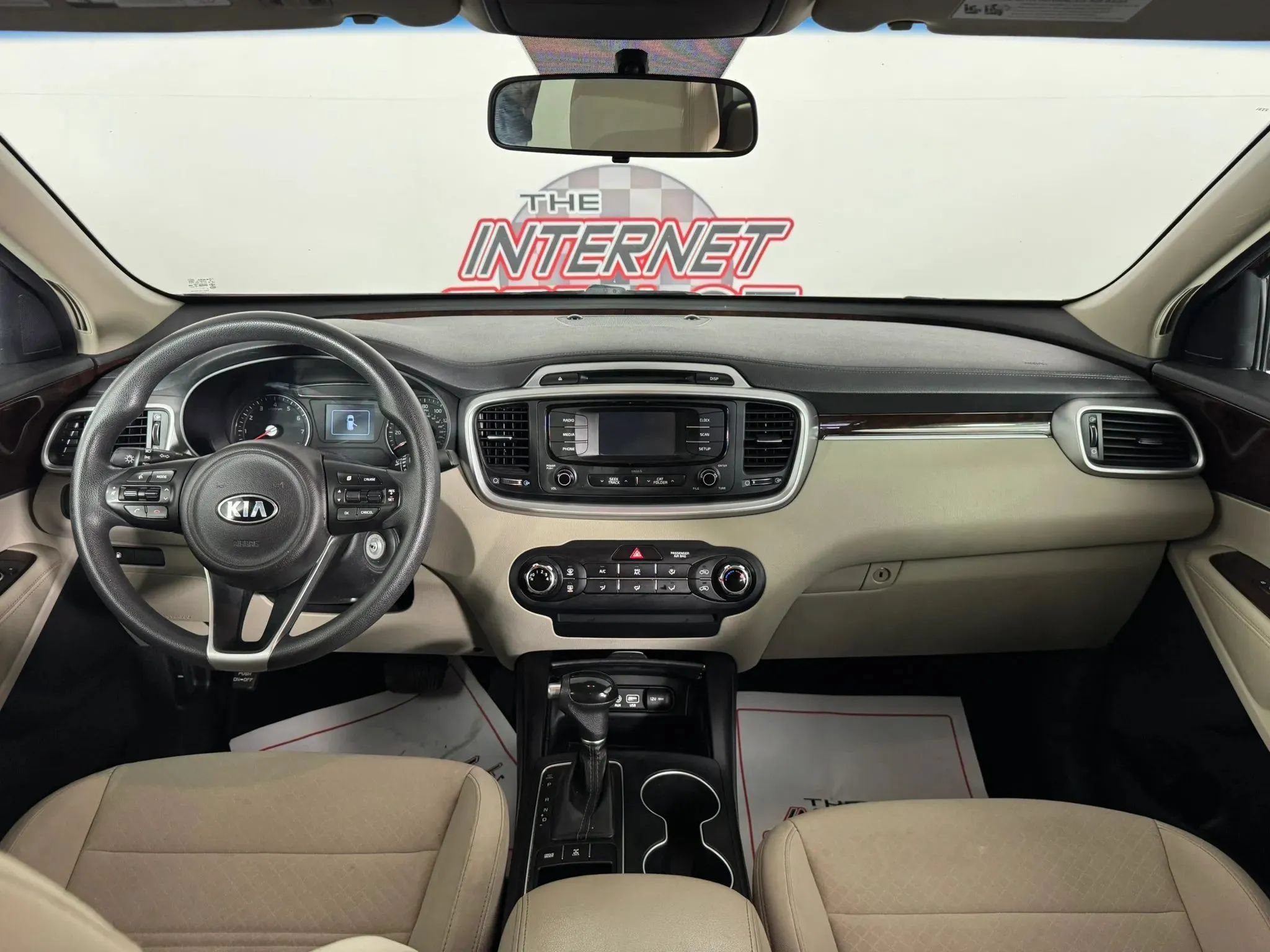 Used 2017 Kia Sorento AWD image 11