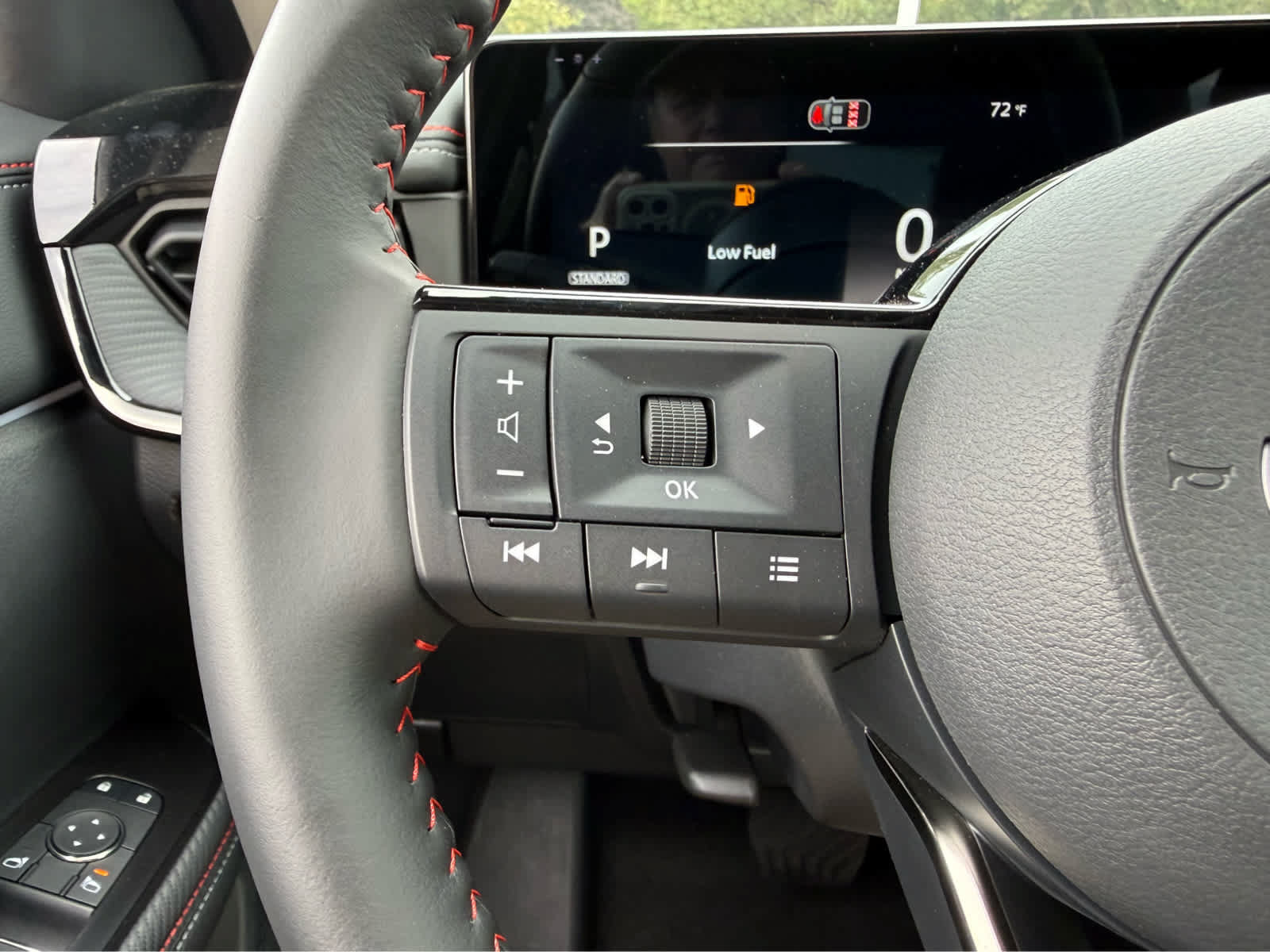 Used 2026 Nissan Kicks SR w/ Cold Weather Package AWD/4WD image 23