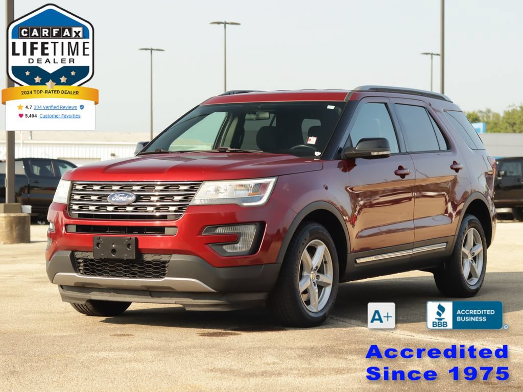 Used 2017 Ford Explorer XLT AWD/4WD image 3