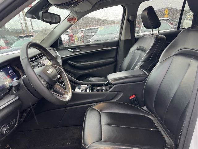 Used 2023 Jeep Grand Cherokee Limited image 12
