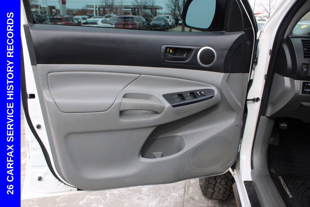 Used 2014 Toyota Tacoma 4x4 Double Cab w/ SR5 Package image 16