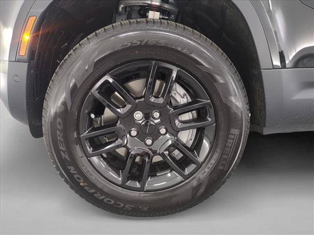New 2026 Land Rover Defender 110 S AWD/4WD image 10