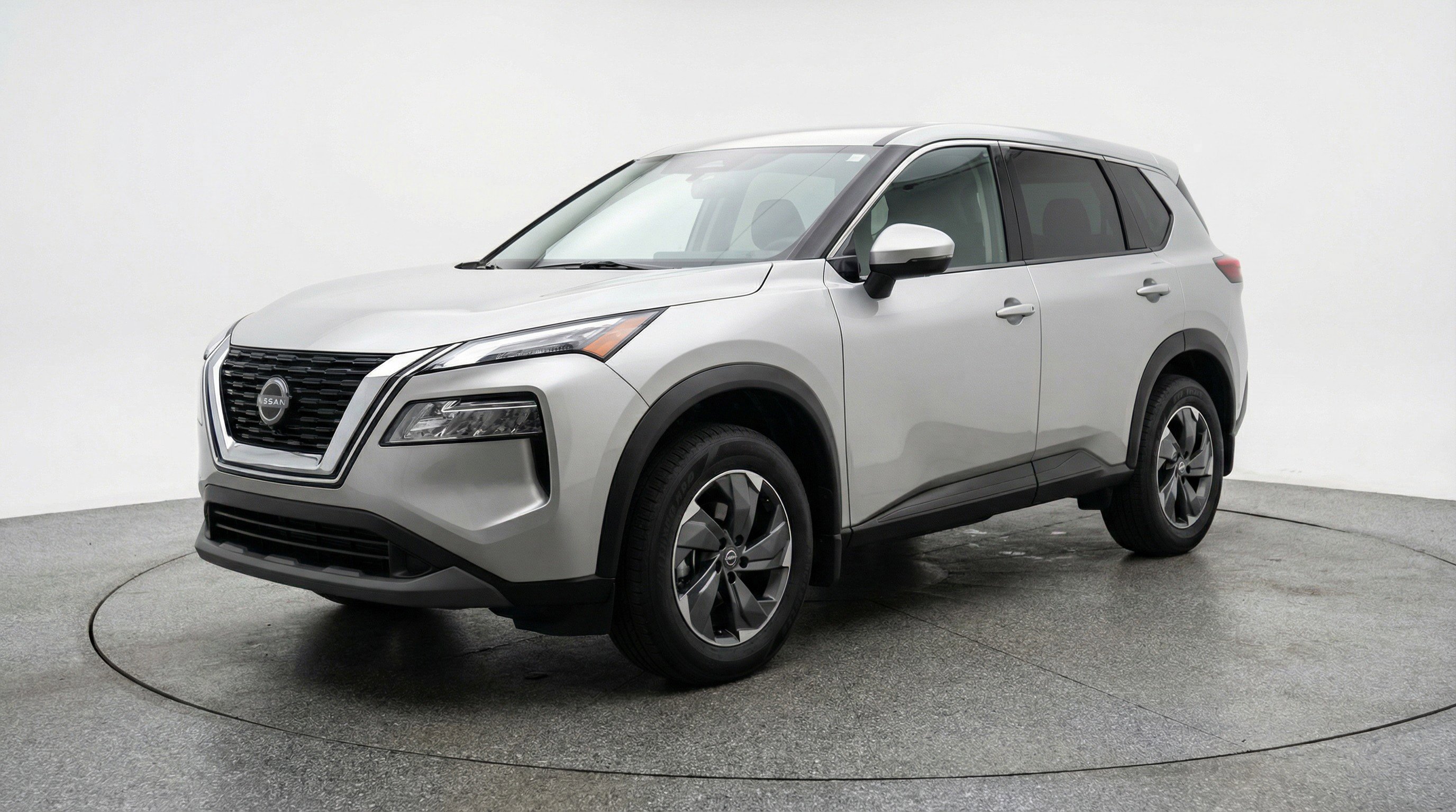 Used 2025 Nissan Rogue SV AWD/4WD image 3