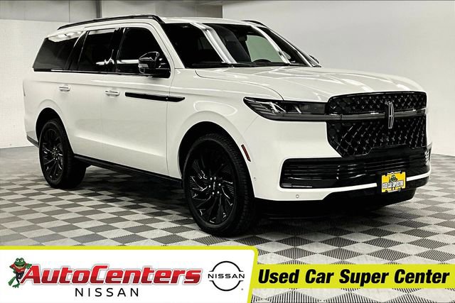 Used 2025 Lincoln Navigator Reserve w/ Jet Appearance Package image 1