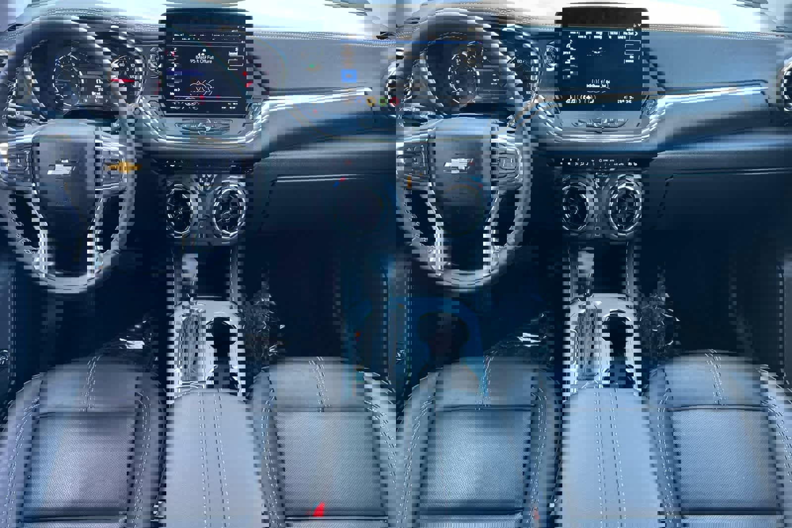 Used 2023 Chevrolet Blazer LT image 4