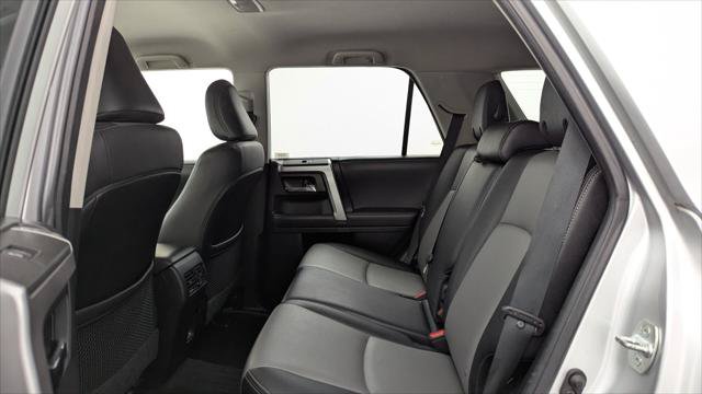 Used 2020 Toyota 4Runner SR5 Premium AWD/4WD image 17