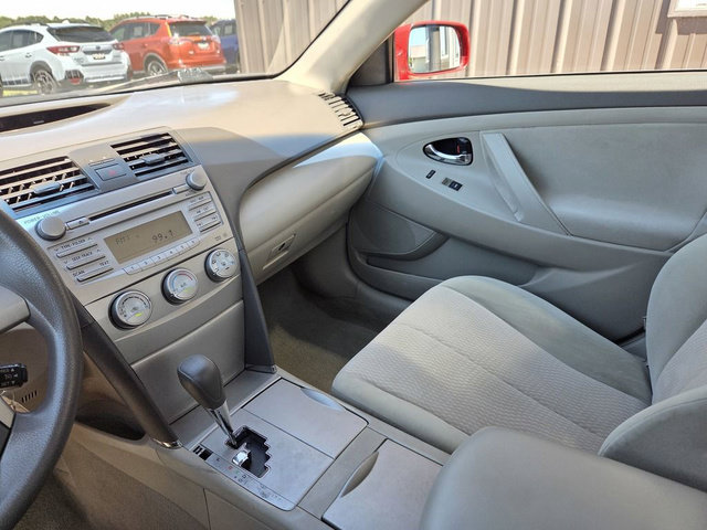 Used 2011 Toyota Camry LE FWD image 20