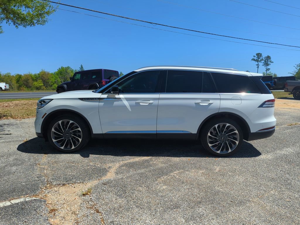 Used 2020 Lincoln Aviator Reserve w/ Equipment Group 202A image 4