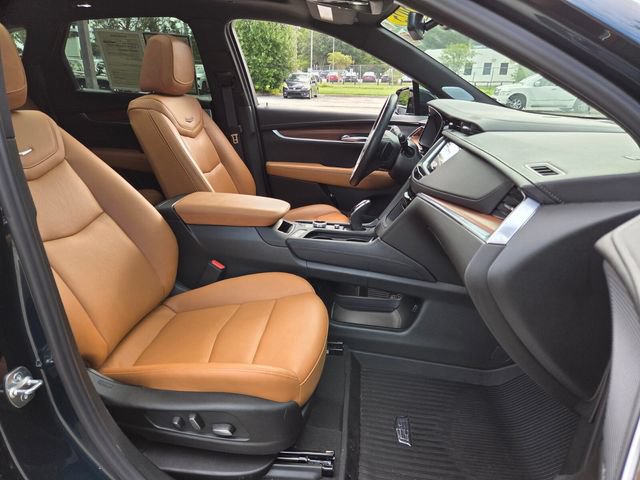 Used 2025 Cadillac XT5 Premium Luxury w/ LPO, Floor Liner Package FWD image 23