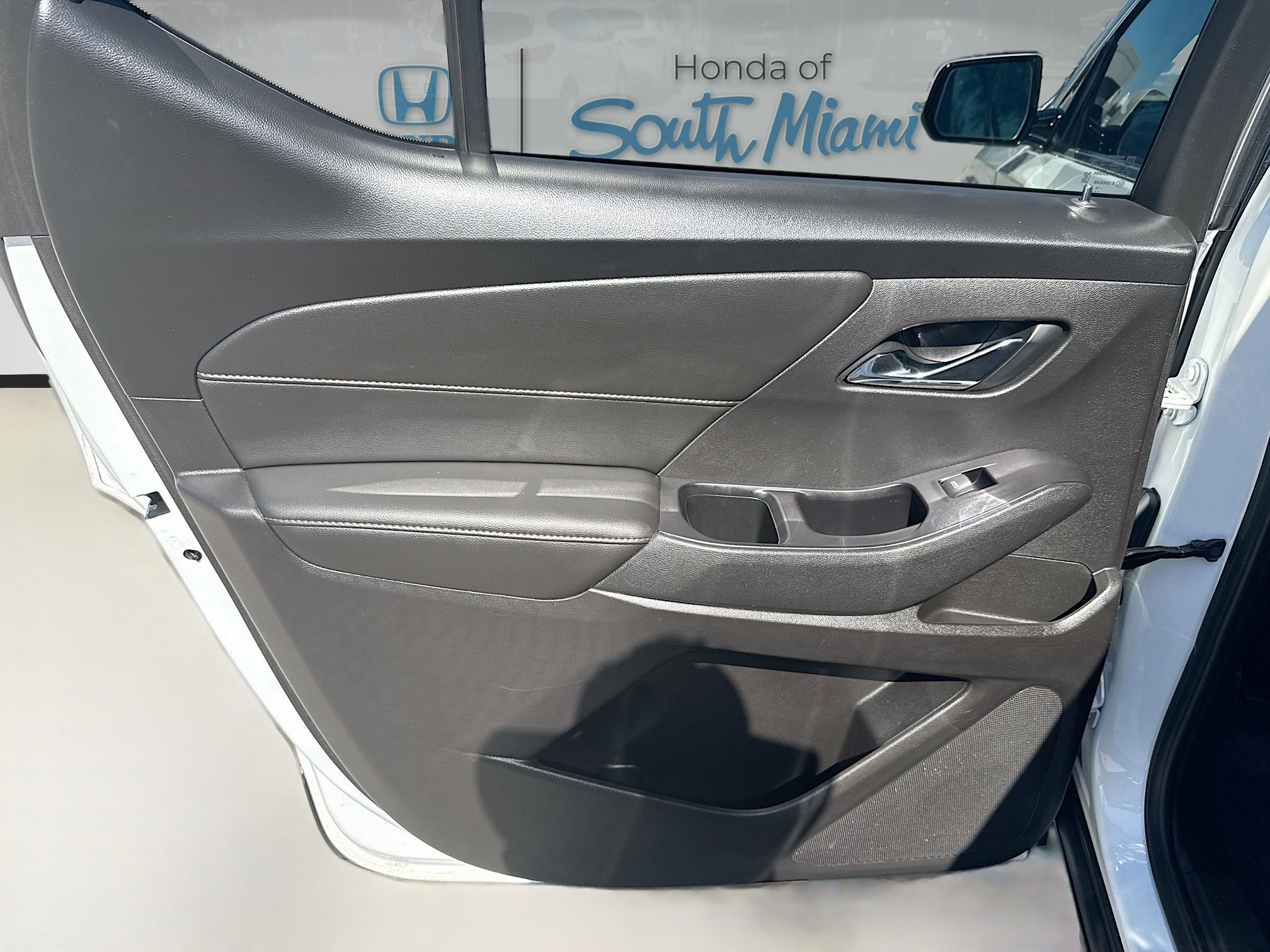 Used 2020 Chevrolet Traverse LT image 25