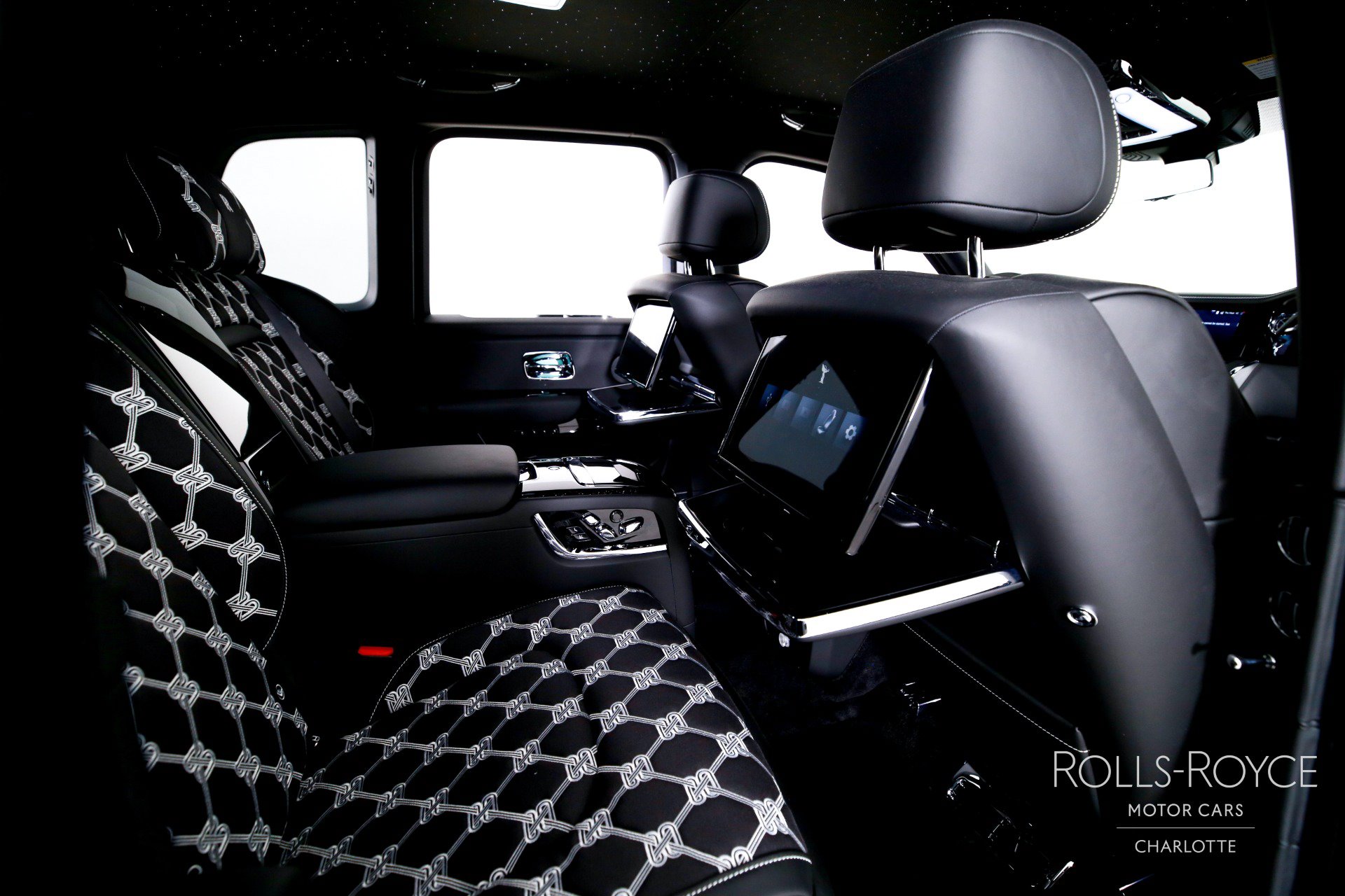 Used 2026 Rolls-Royce Cullinan AWD/4WD image 27