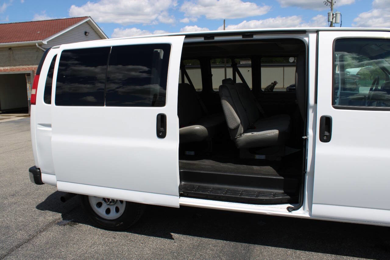 Used 2014 GMC Savana 1500 LT w/ LT Preferred Equipment Group RWD image 30
