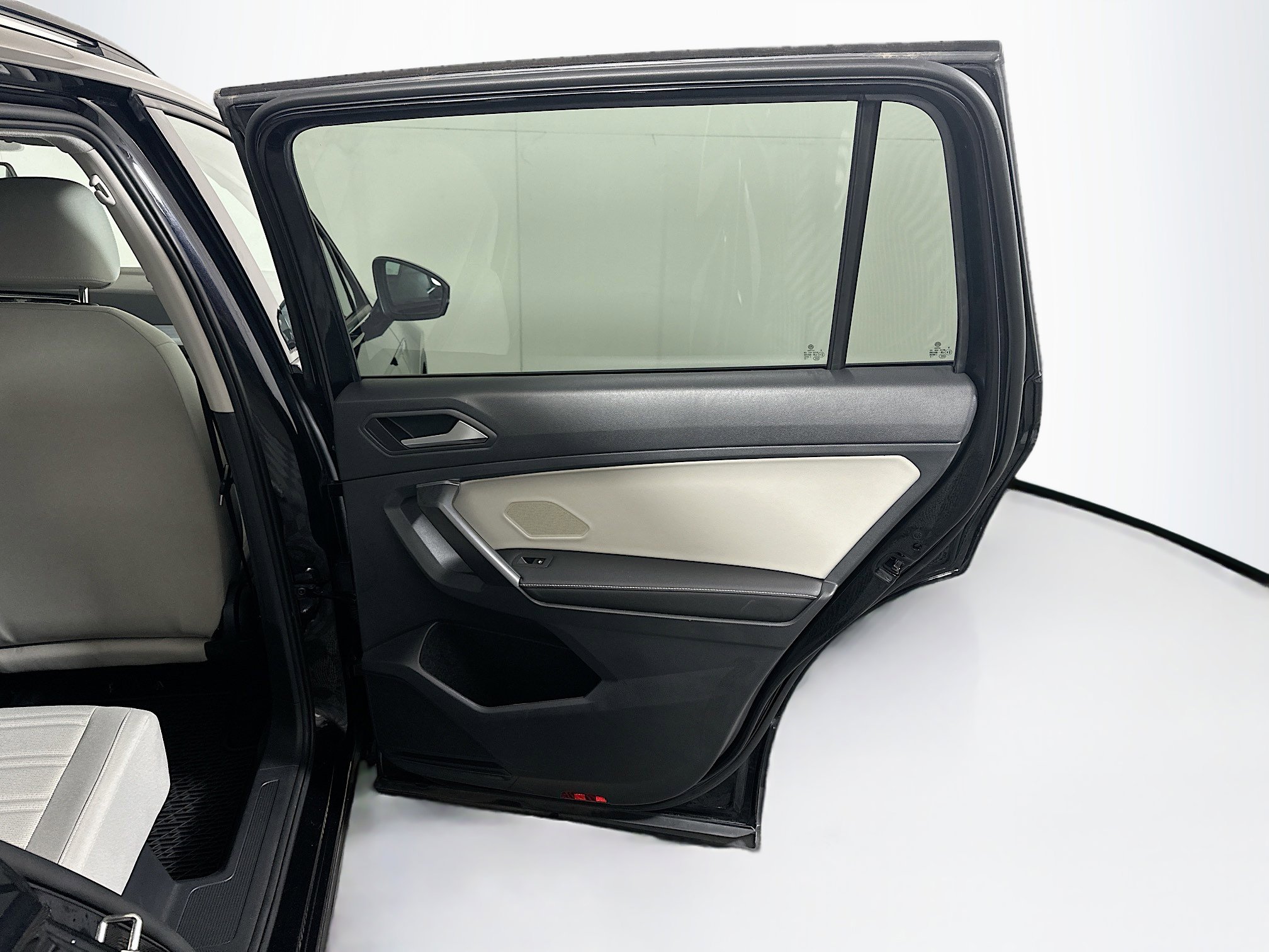 Used 2022 Volkswagen Tiguan S FWD image 31