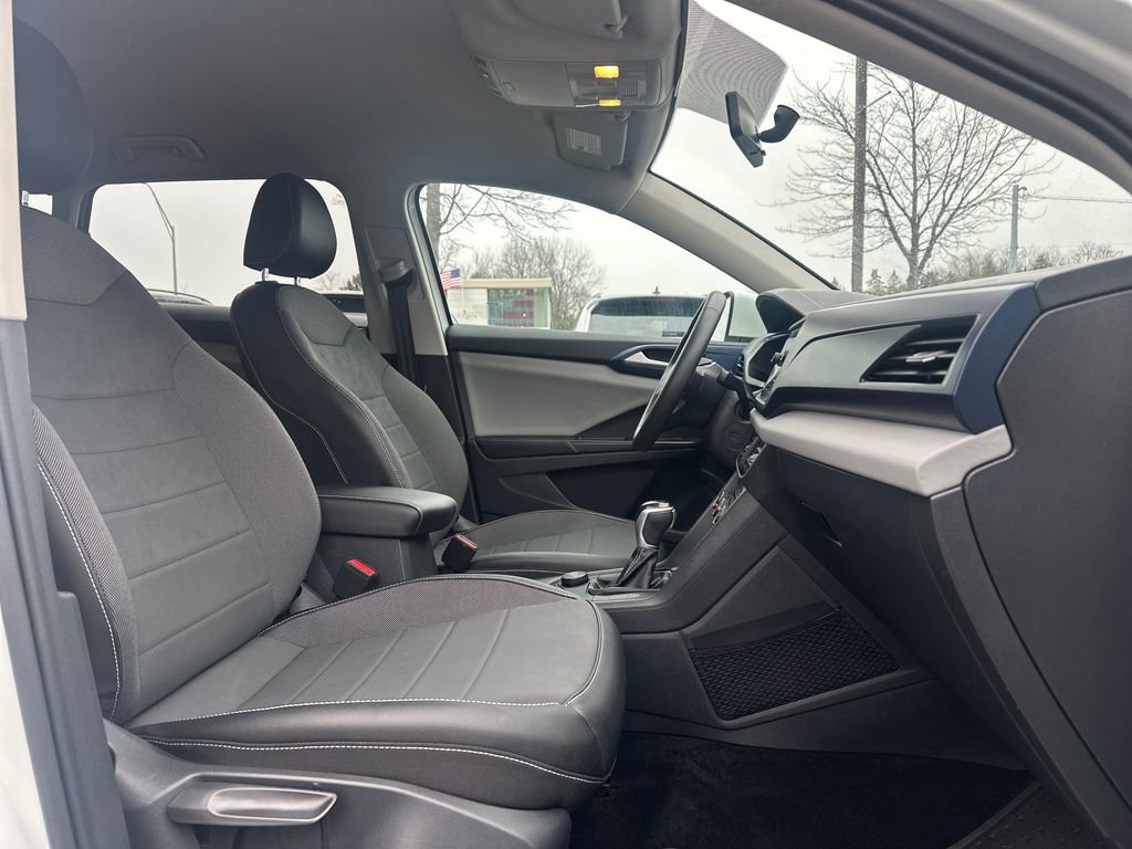 Used 2022 Volkswagen Taos SE image 16