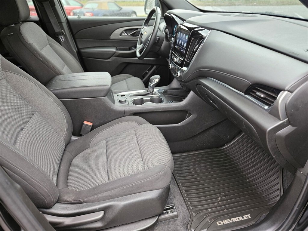 Used 2023 Chevrolet Traverse LT image 11