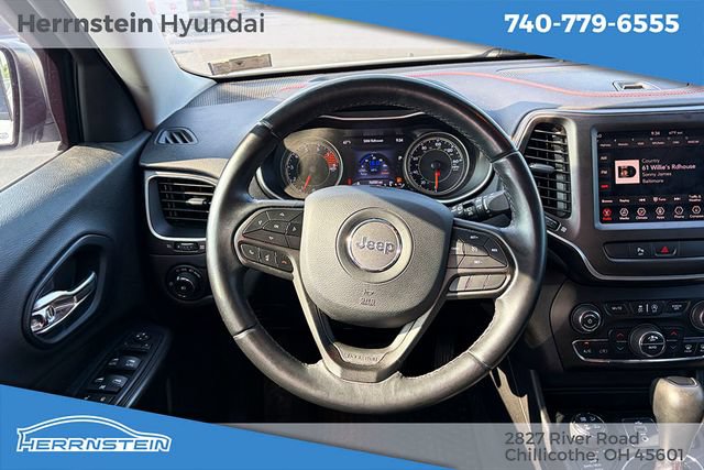 Used 2019 Jeep Cherokee Trailhawk AWD/4WD image 7