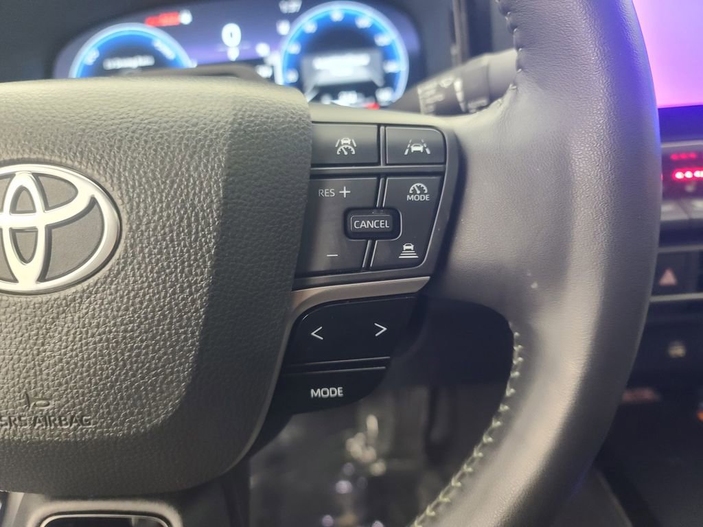 Used 2025 Toyota Camry XSE image 31