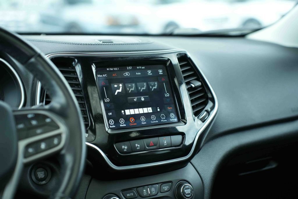 Used 2021 Jeep Cherokee Limited AWD/4WD image 27