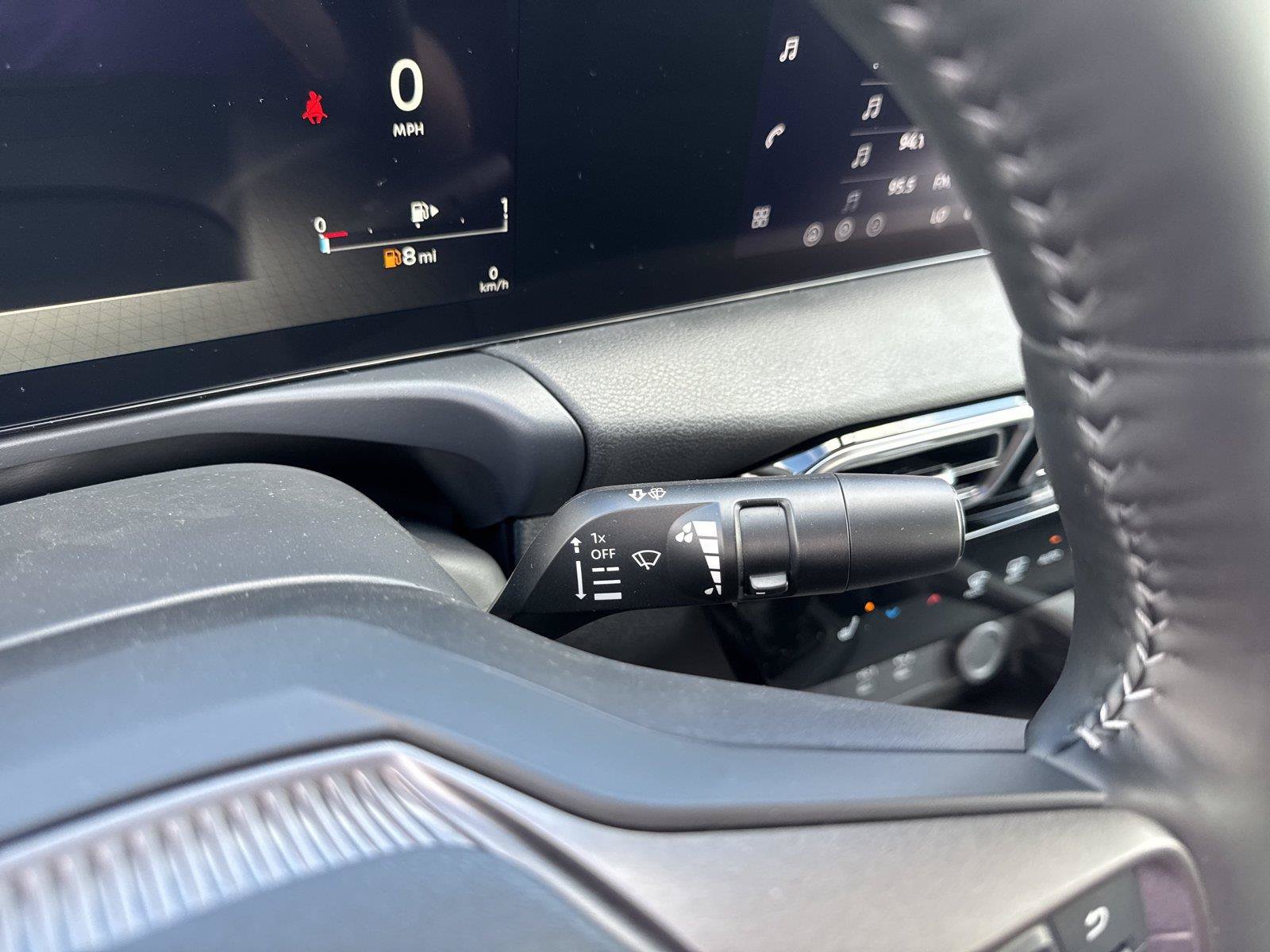 New 2027 Nissan Sentra SV w/ SV Convenience Package FWD image 18