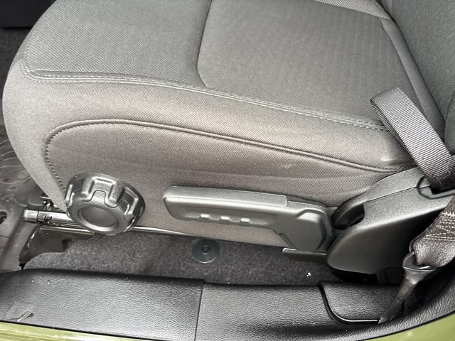 Used 2023 Jeep Gladiator Sport AWD/4WD image 7