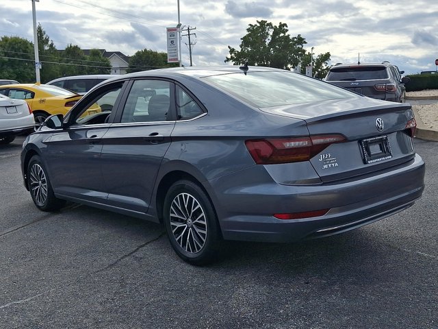 Used 2019 Volkswagen Jetta SE w/ Cold Weather Package FWD image 4