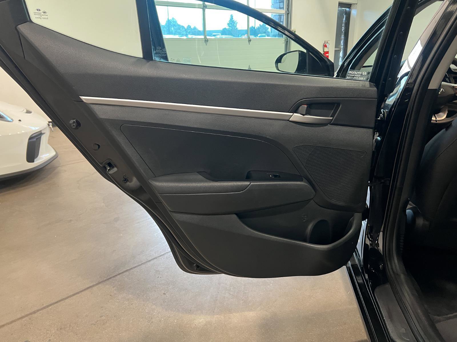 Used 2019 Hyundai Elantra SE w/ Cargo Package FWD image 29
