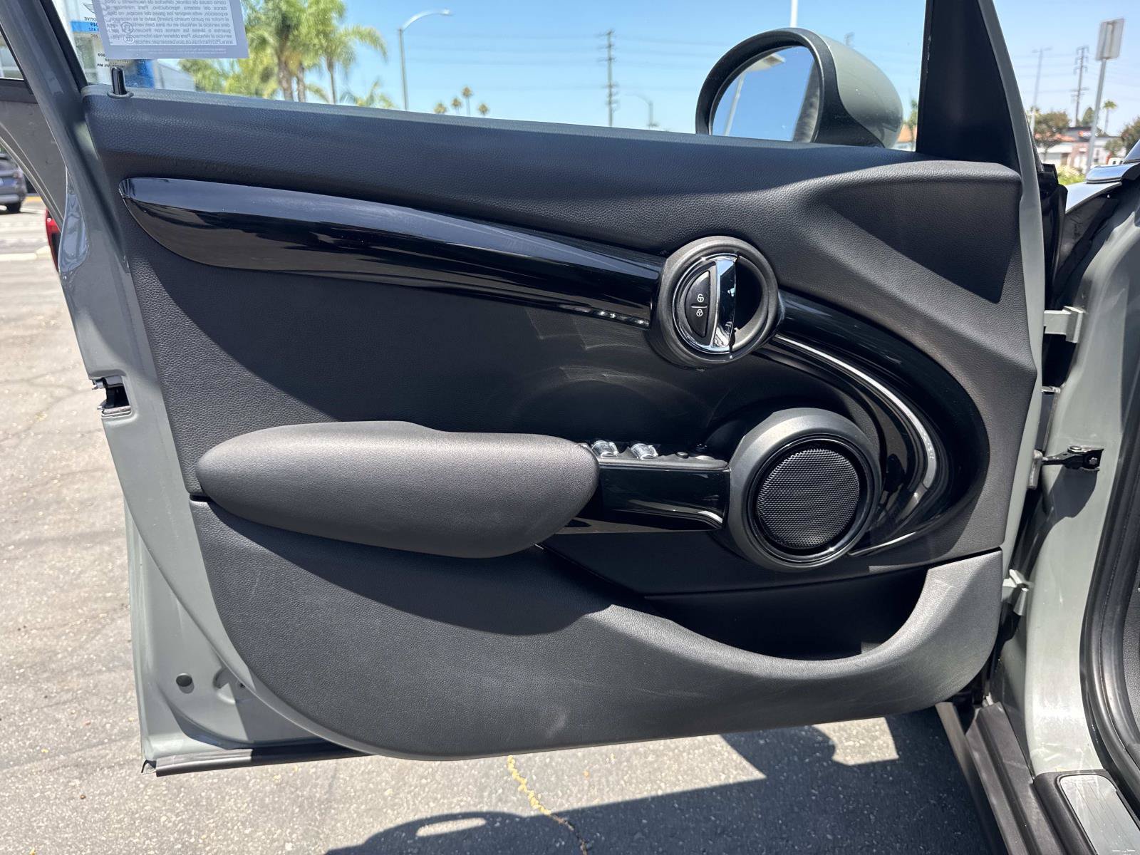 Used 2019 MINI Cooper S w/ Signature Upholstery Package FWD image 19
