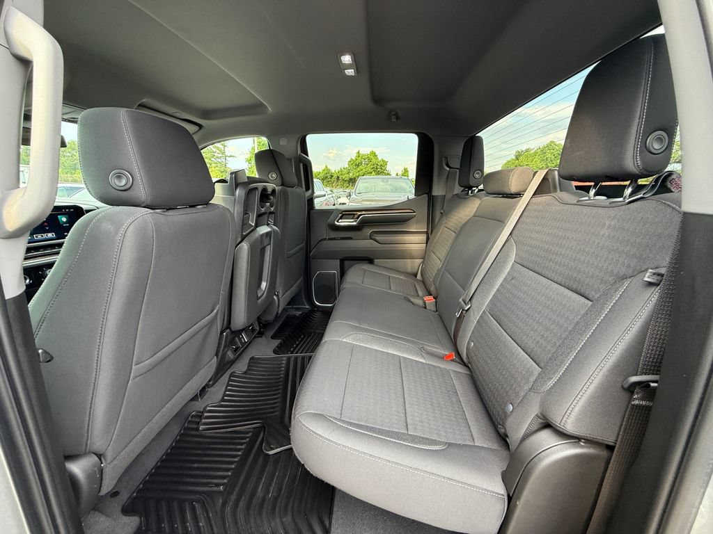 Used 2023 Chevrolet Silverado 1500 LT AWD/4WD image 20