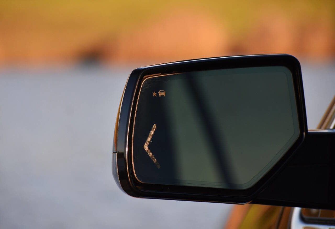 Used 2015 Cadillac Escalade Premium image 17