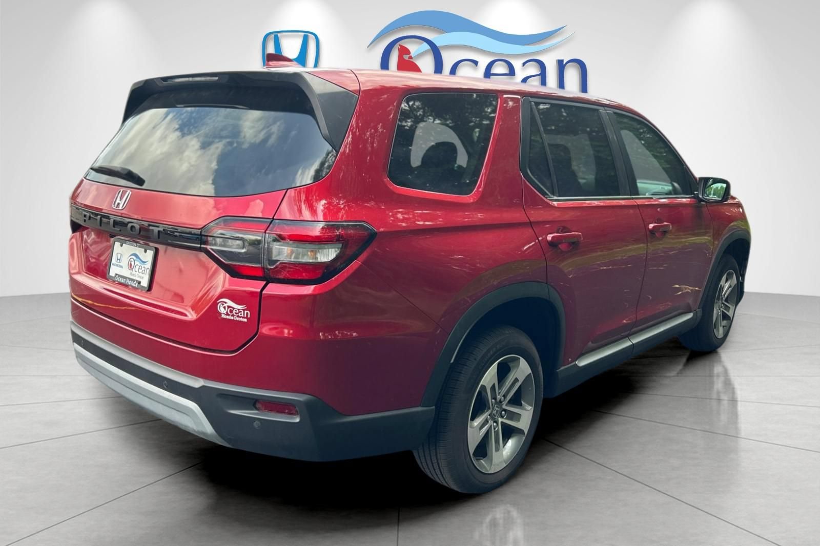 Used 2023 Honda Pilot EX-L image 3