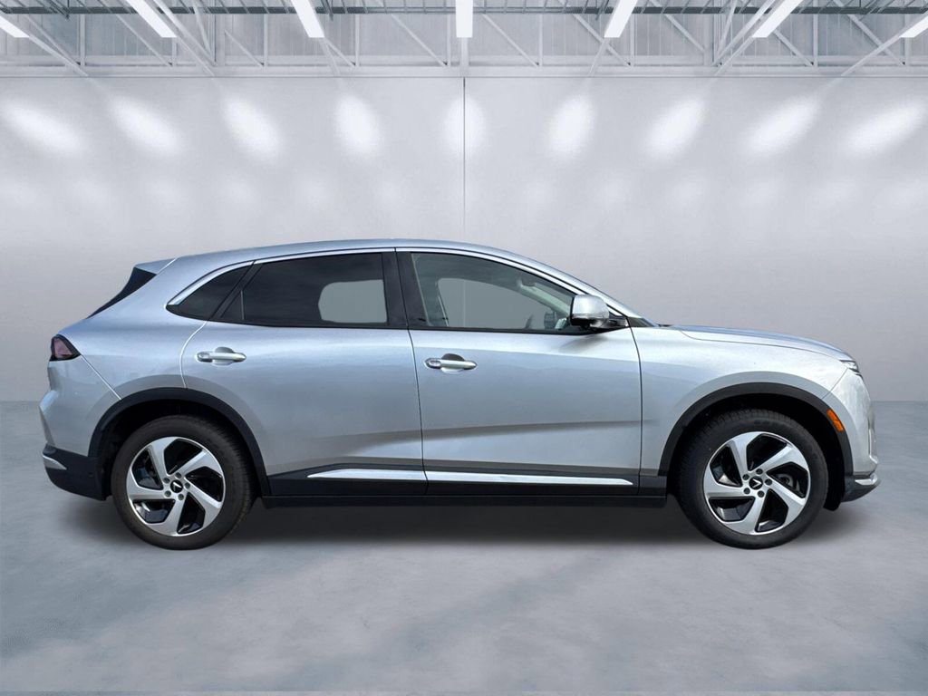 New 2025 VinFast VF 8 Eco image 3