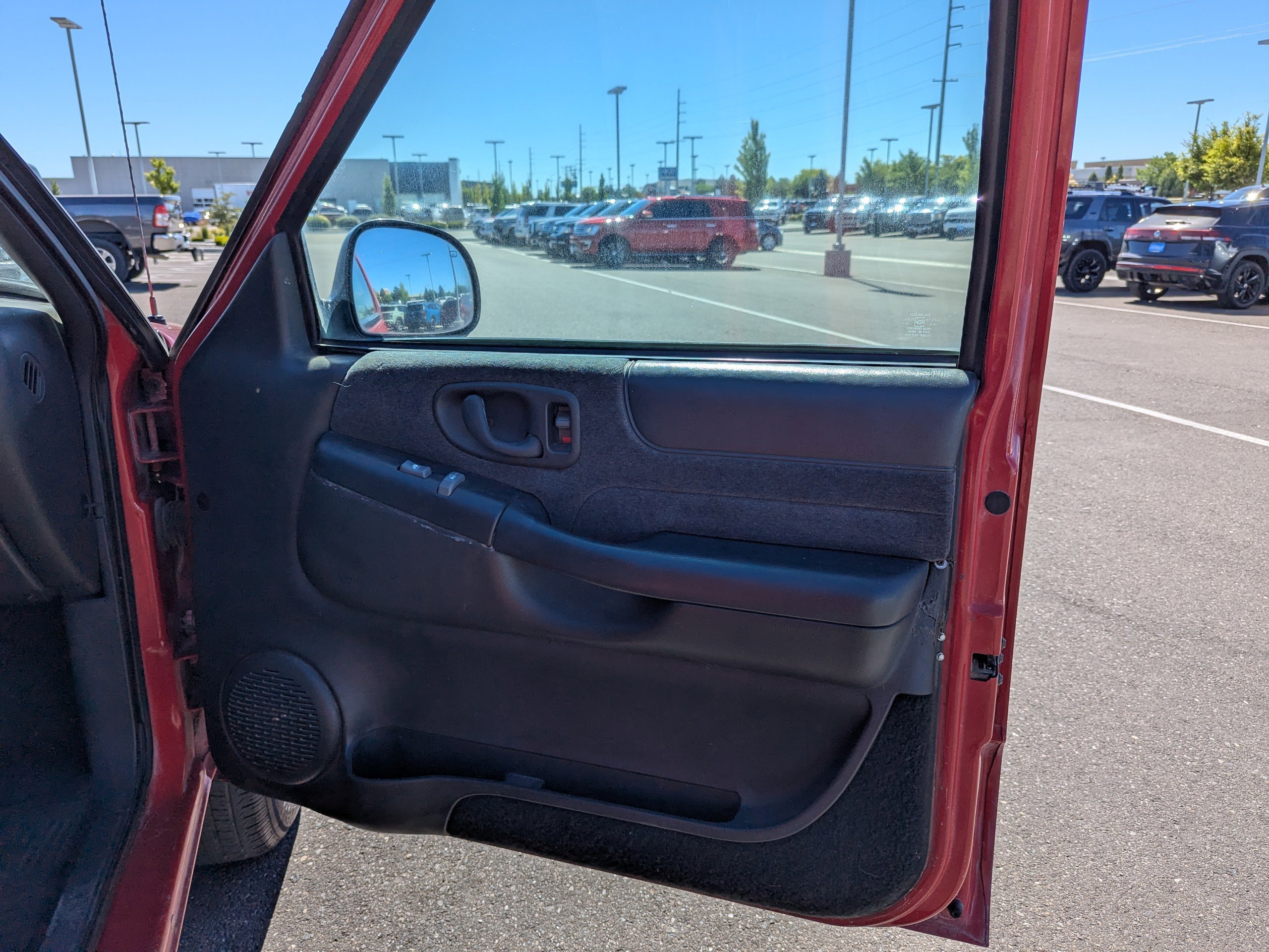 Used 1998 Chevrolet Blazer LS w/ Preferred Equipment Group AWD/4WD image 30