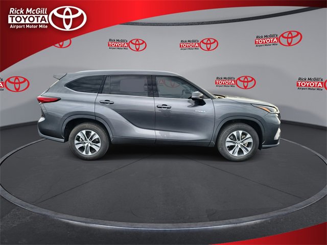 Used 2021 Toyota Highlander XLE image 9