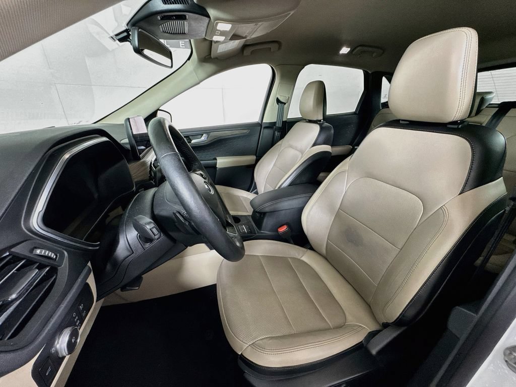Used 2020 Ford Escape Titanium AWD/4WD image 22