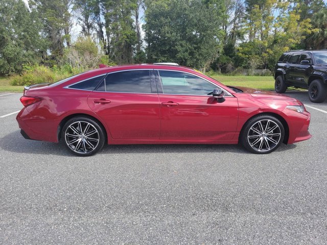 Used 2019 Toyota Avalon Touring image 3